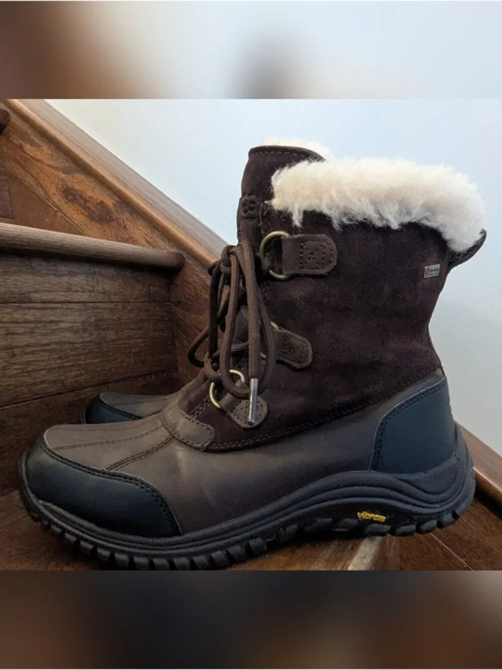 Ugg Australia Ostrander Women Round Toe Leather Winter Boot Black Sz 8 Like New!